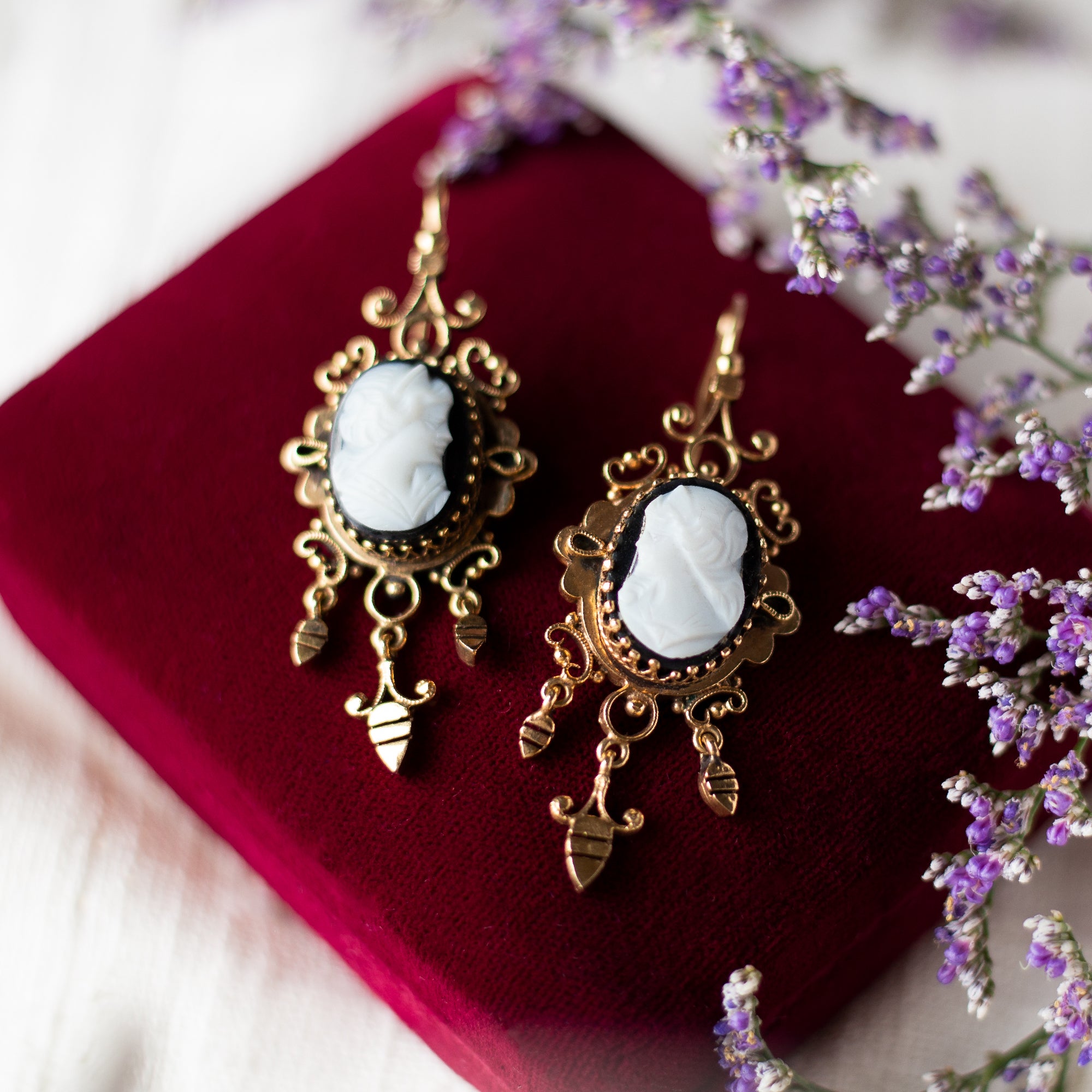 How to Choose the Right Antique Earrings - Walton's Jewelry