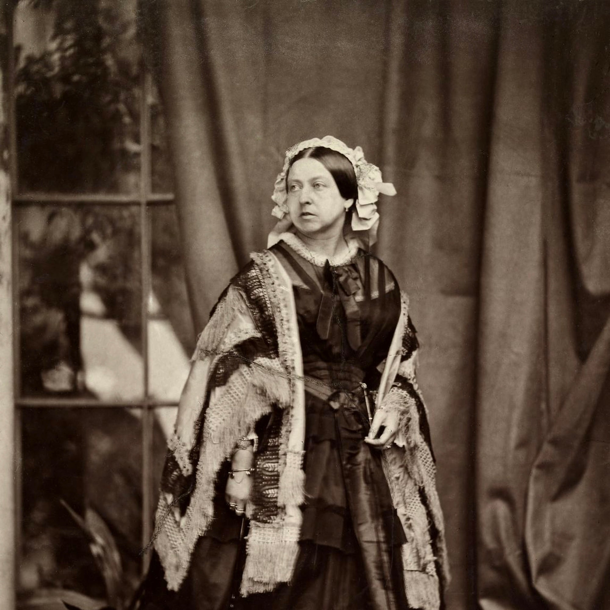 The Fascinating History of Mourning Jewelry - Walton's Jewelry