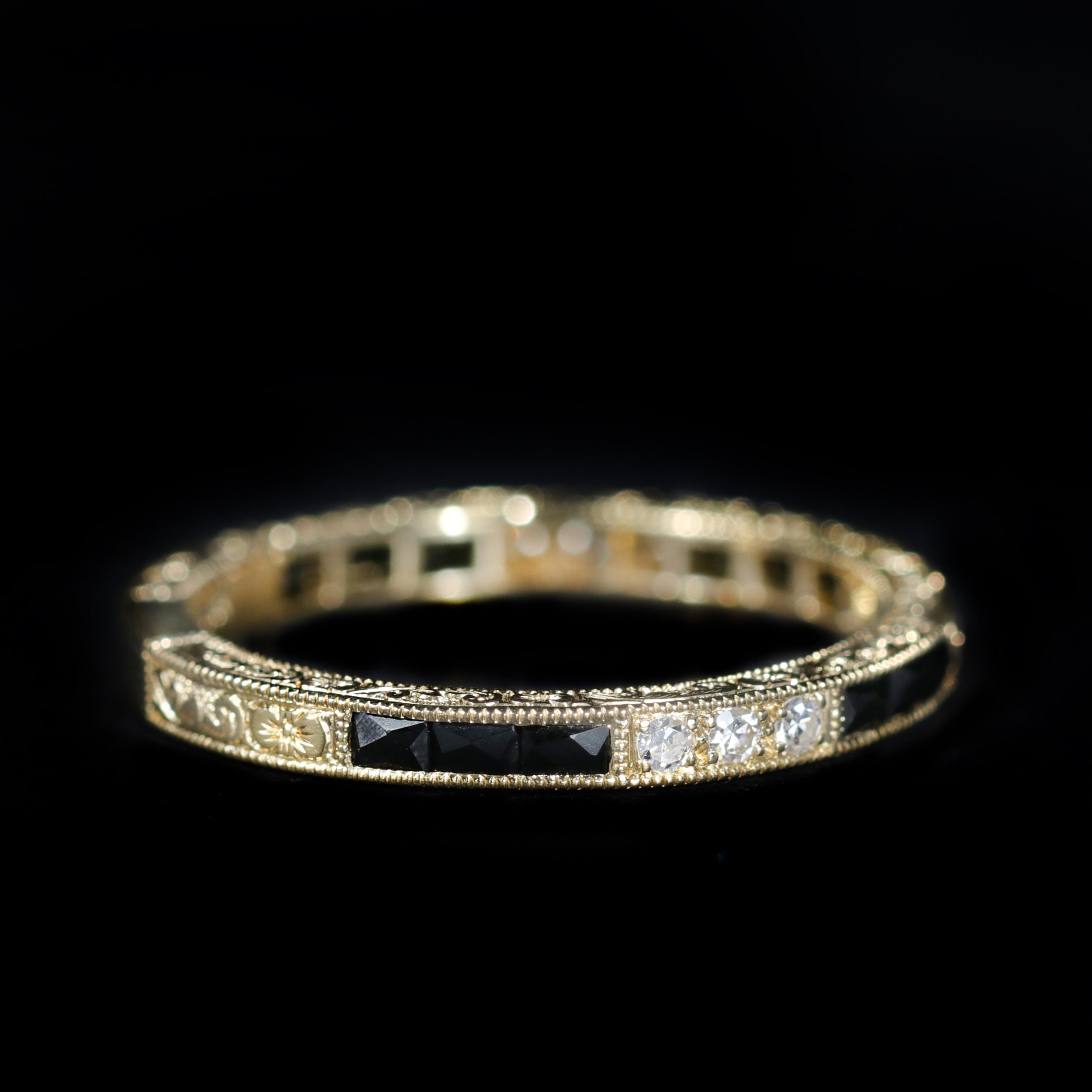 18K Yellow Gold Diamond and Onyx Band