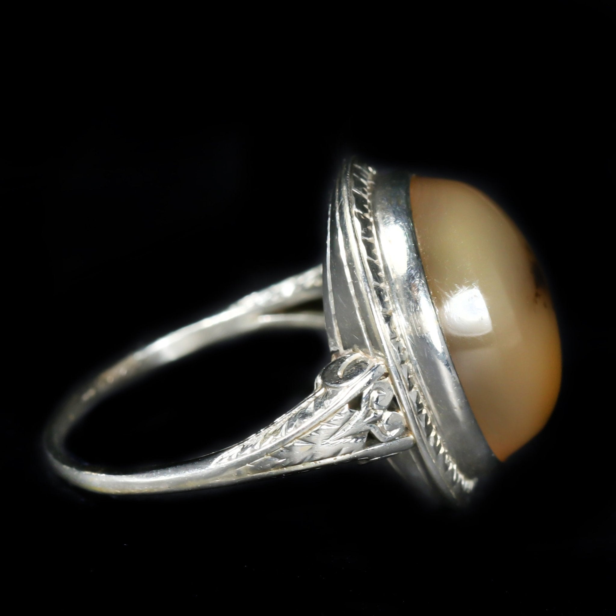 Art Deco 18K White Gold Agate Cabochon Ring - Walton's Jewelry