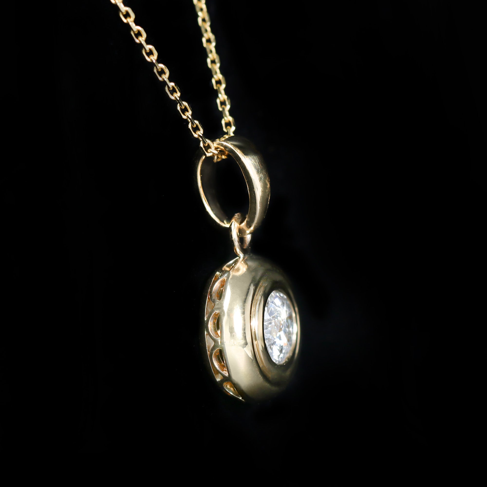 18K Yellow Gold 0.64 Carat Old European Cut Diamond Pendant